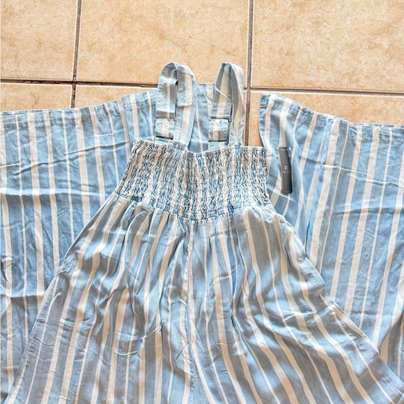 NWT Tractr Smocked Wide Leg Jumpsuit Lyocell Striped Blue/White- Size 14/32 - Picture 3 of 6